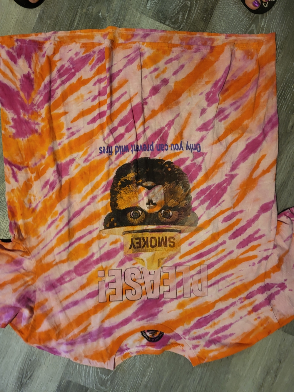 SMOKEY THE BEAR Official Licensed Retro 60’s 70’s Tie-dye T-Shirt Men’s 2xl